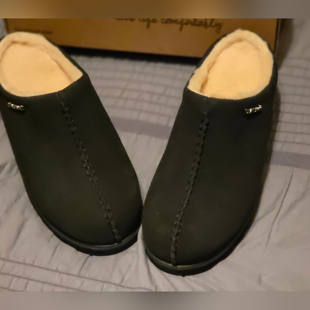 NAVY BEARPAW EMILY Suede Clog w/Rain & Stain Repellent SIZE 9M